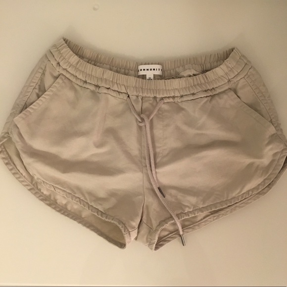 Aritzia Community Shorts XS - Picture 5 of 8